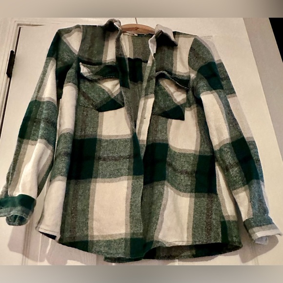 Green & White Shacket - Picture 1 of 3